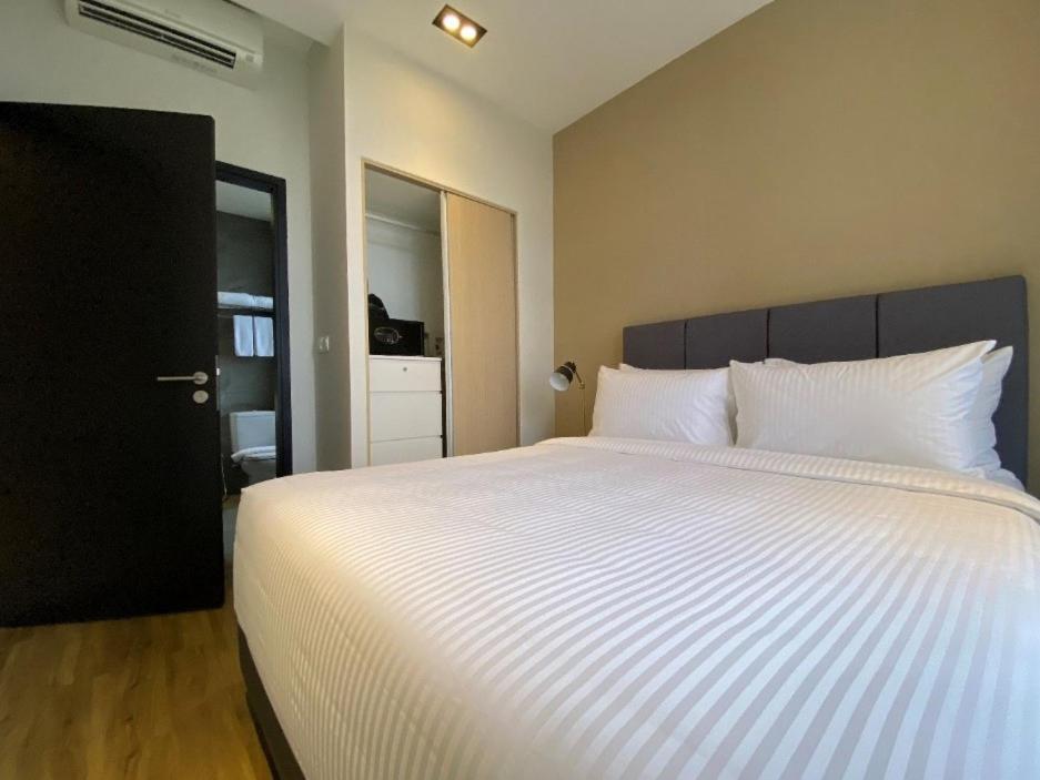 Momentus Serviced Residences Novena Singapura Luaran gambar