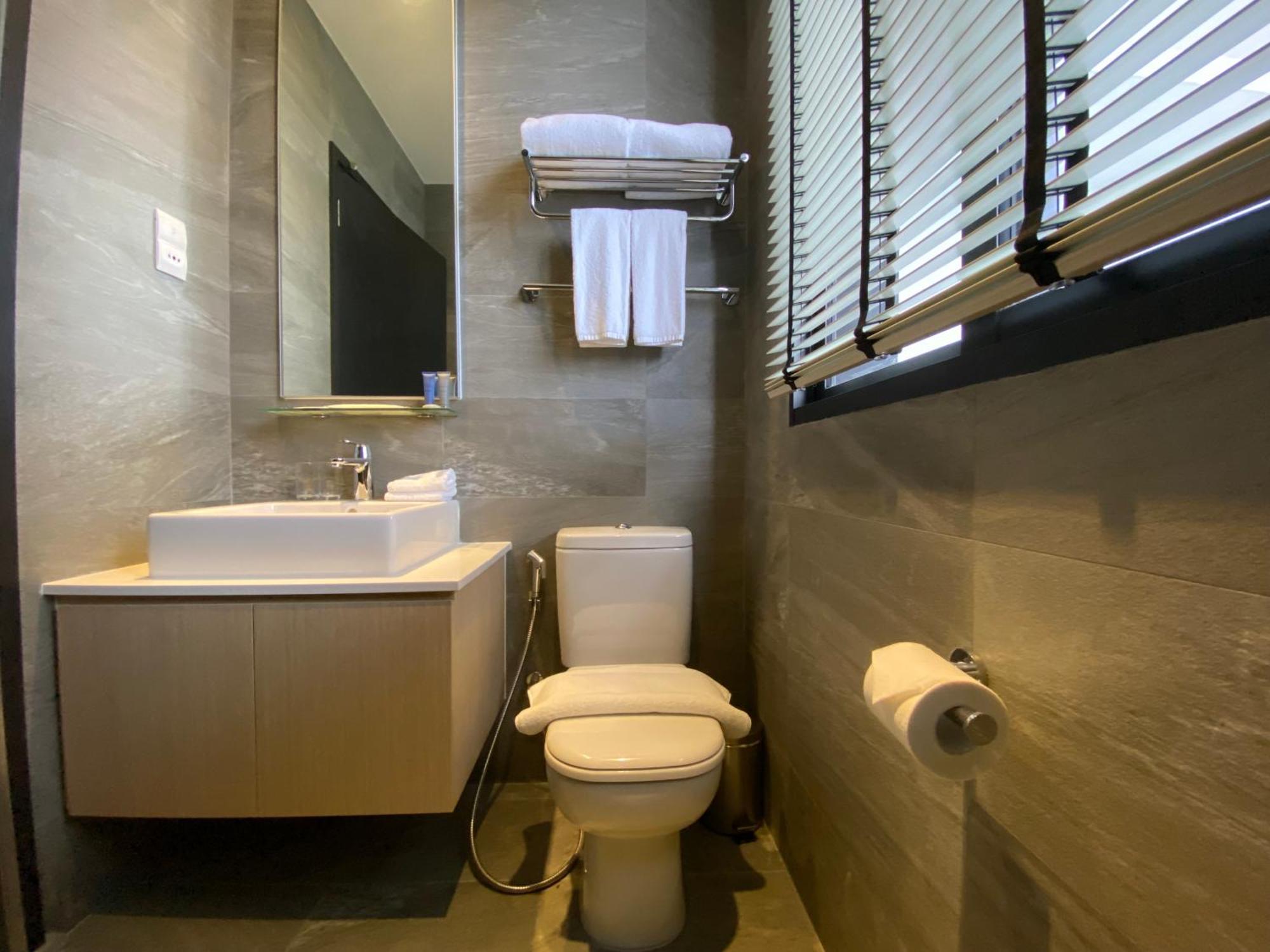 Momentus Serviced Residences Novena Singapura Luaran gambar