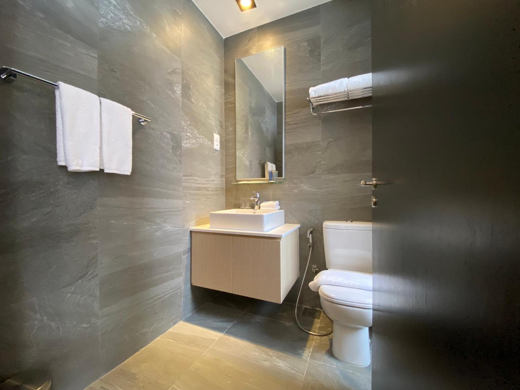 Momentus Serviced Residences Novena Singapura Luaran gambar