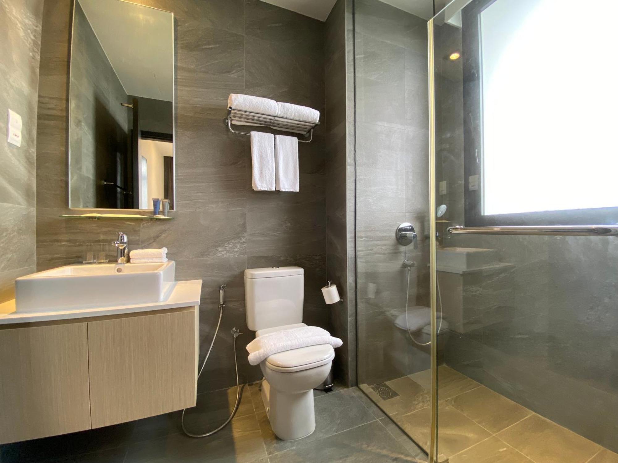 Momentus Serviced Residences Novena Singapura Luaran gambar