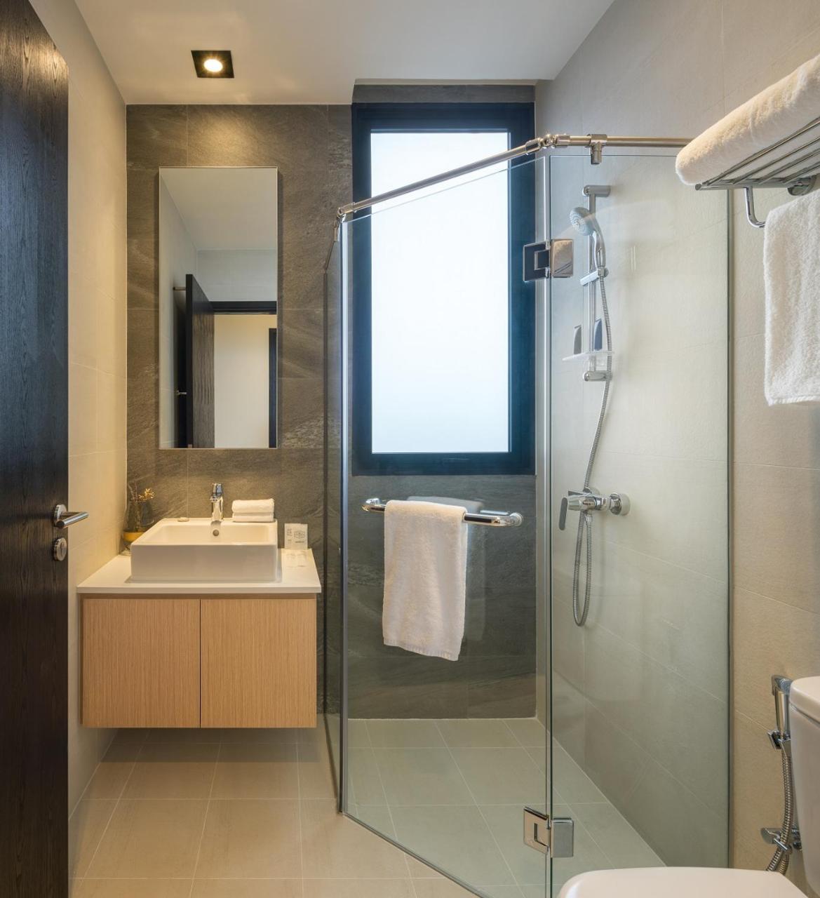 Momentus Serviced Residences Novena Singapura Luaran gambar
